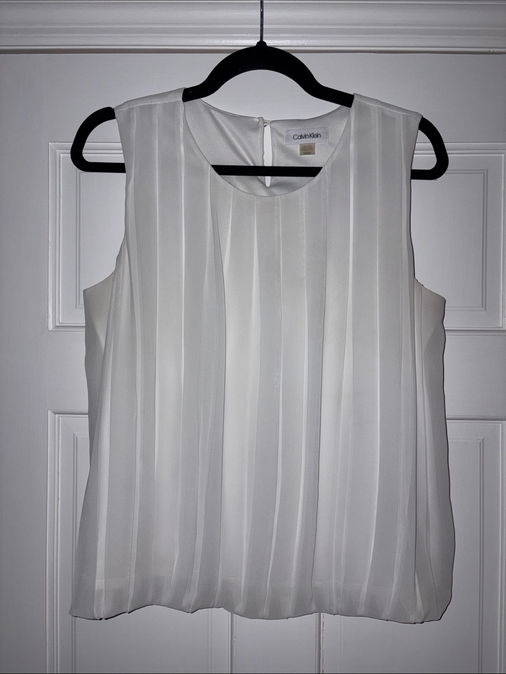 Calvin Klein White Pleated Sleeveless Blouse